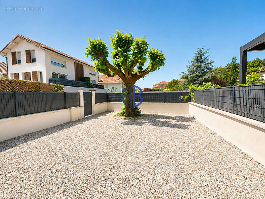 Maison à LA TOUR-DU-PIN