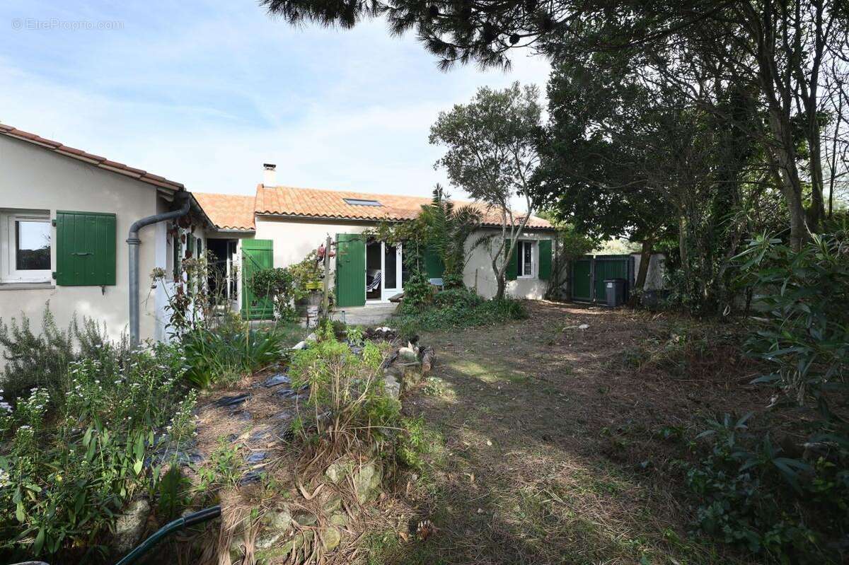 Maison à SAINT-CLEMENT-DES-BALEINES