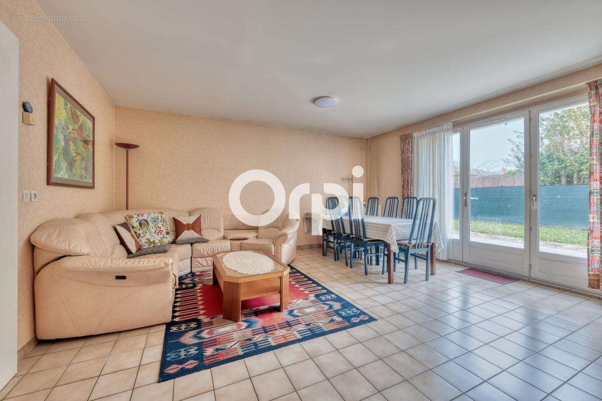 Maison à BUSSY-SAINT-GEORGES