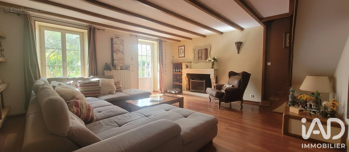 Photo 1 - Maison à ASNIERES-LA-GIRAUD