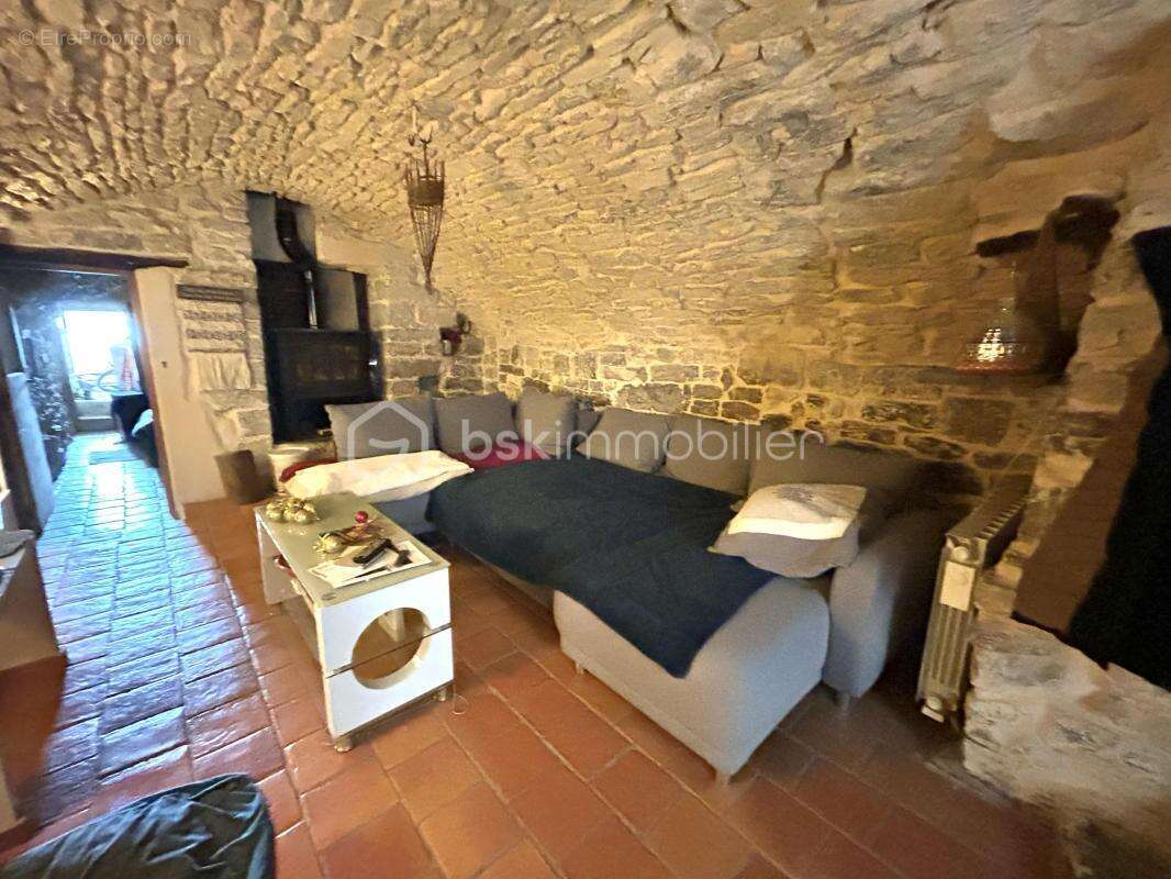 Maison à VIOLS-LE-FORT