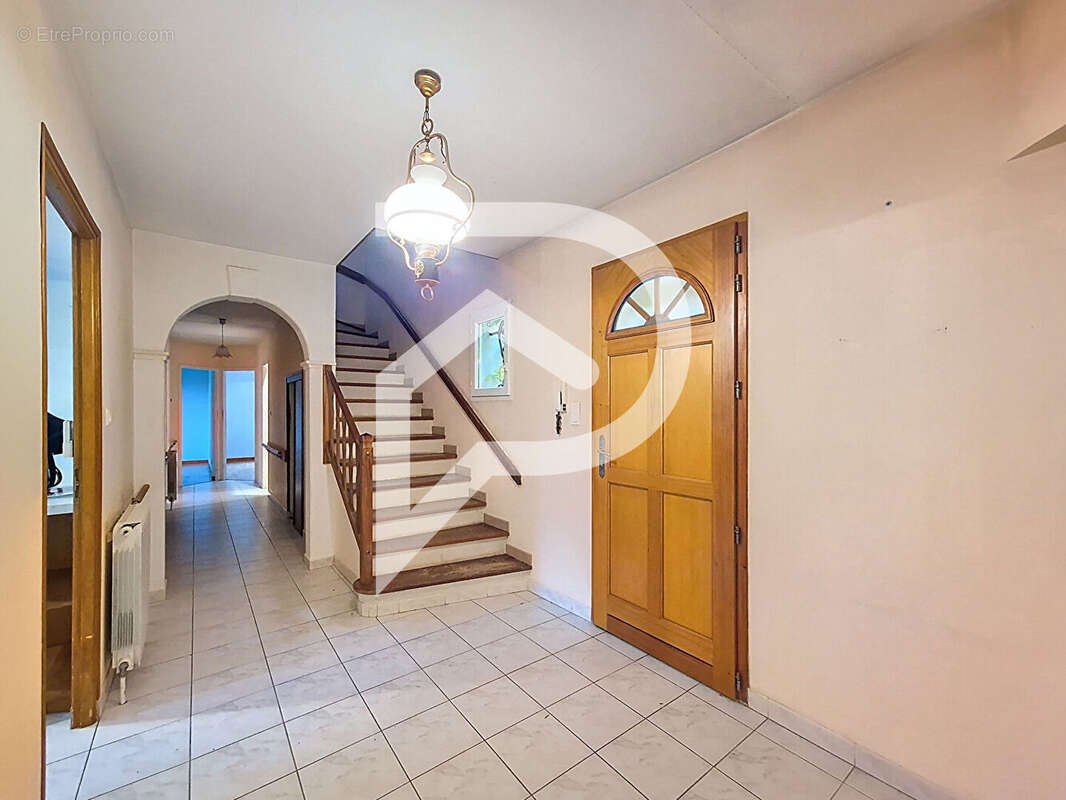 Maison à MONTELIMAR