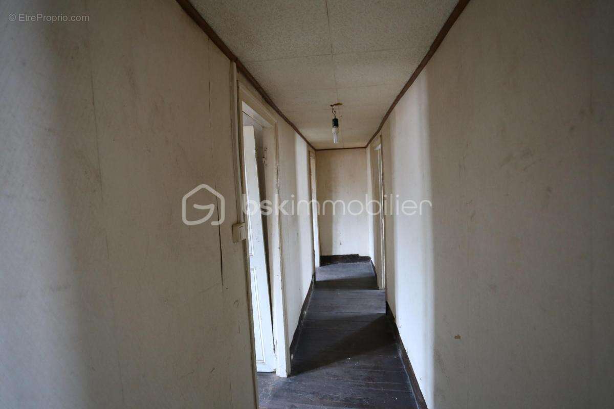 Maison de ville, 103 m2 habitables, actuellement 2 chambres mais potentiel à développer - photo 10