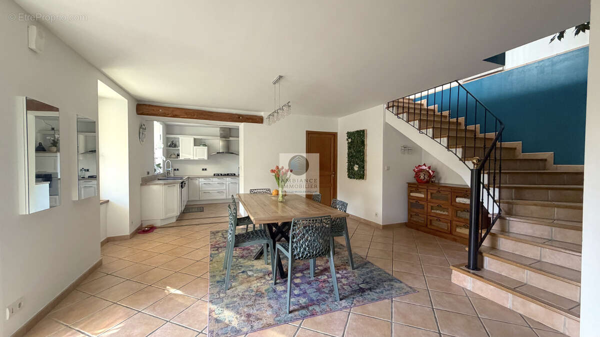 Maison à ETOILE-SUR-RHONE