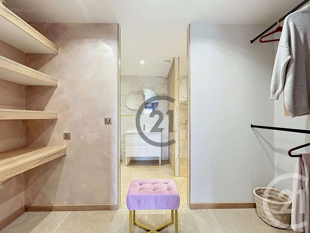 Maison 375 m² à Bazancourt  - photo 14