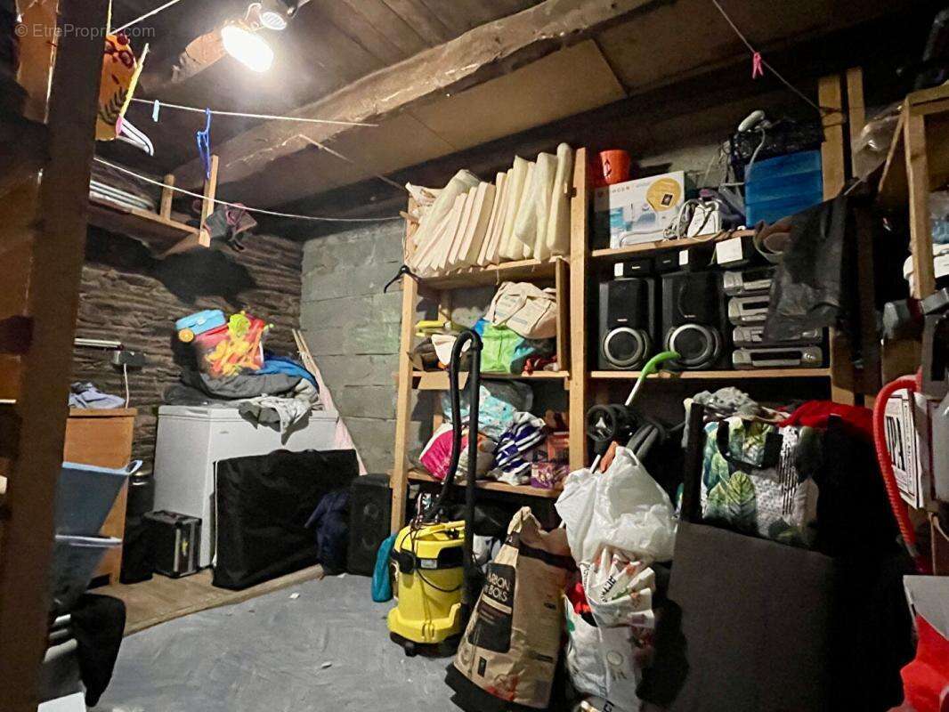 Maison à LA CHAPELLE-DE-BRAIN