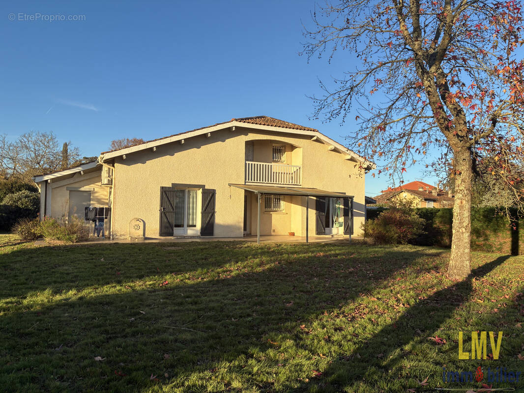 Maison à MOULIETS-ET-VILLEMARTIN