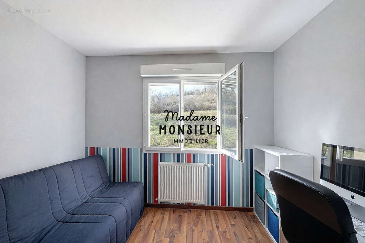 Maison à NIVOLAS-VERMELLE