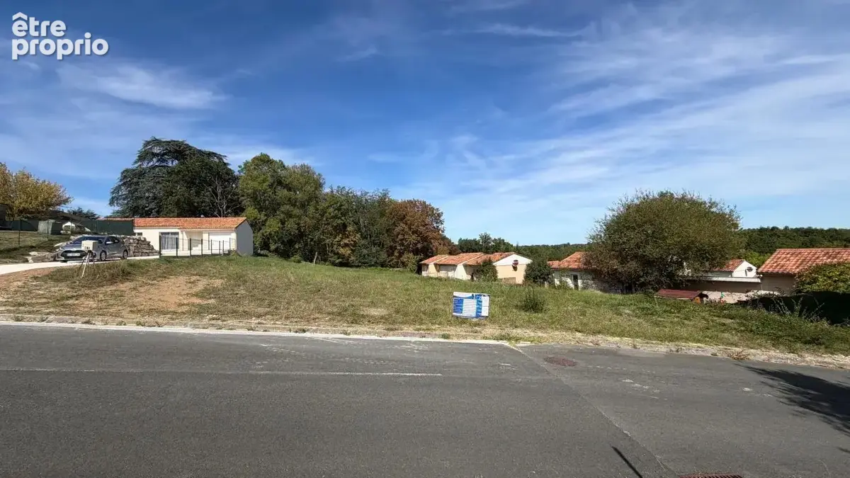 Photo Terrain à Champcevinel au prix de 23 000€
