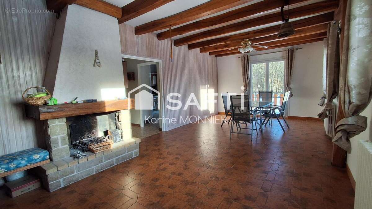 Maison 185 m² à Bourg-De-Sirod  - photo 4
