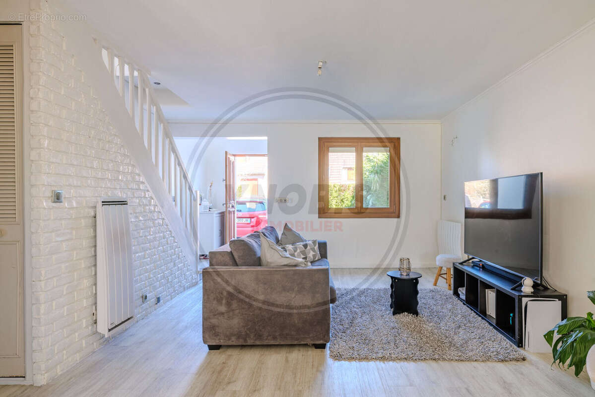 Maison à LES MUREAUX