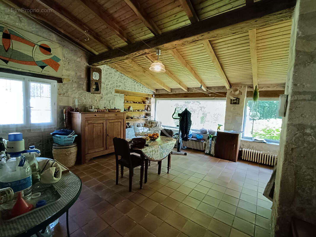 Maison à SAINT-NAZAIRE-SUR-CHARENTE