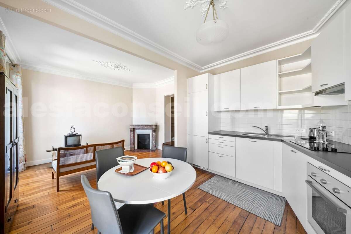 Photo n°7 - Appartement à PARIS-14E
