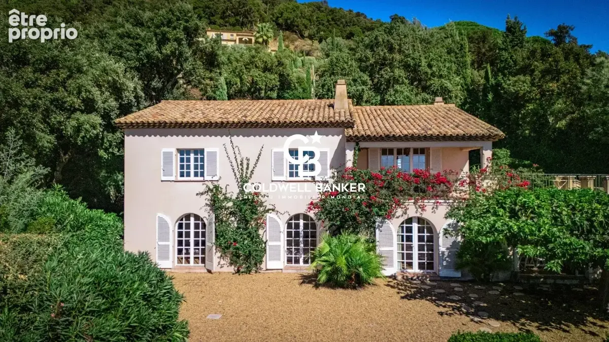 Villa de charme avec vue mer panoramique et piscine – Un cadre de vie privilégié - photo 8