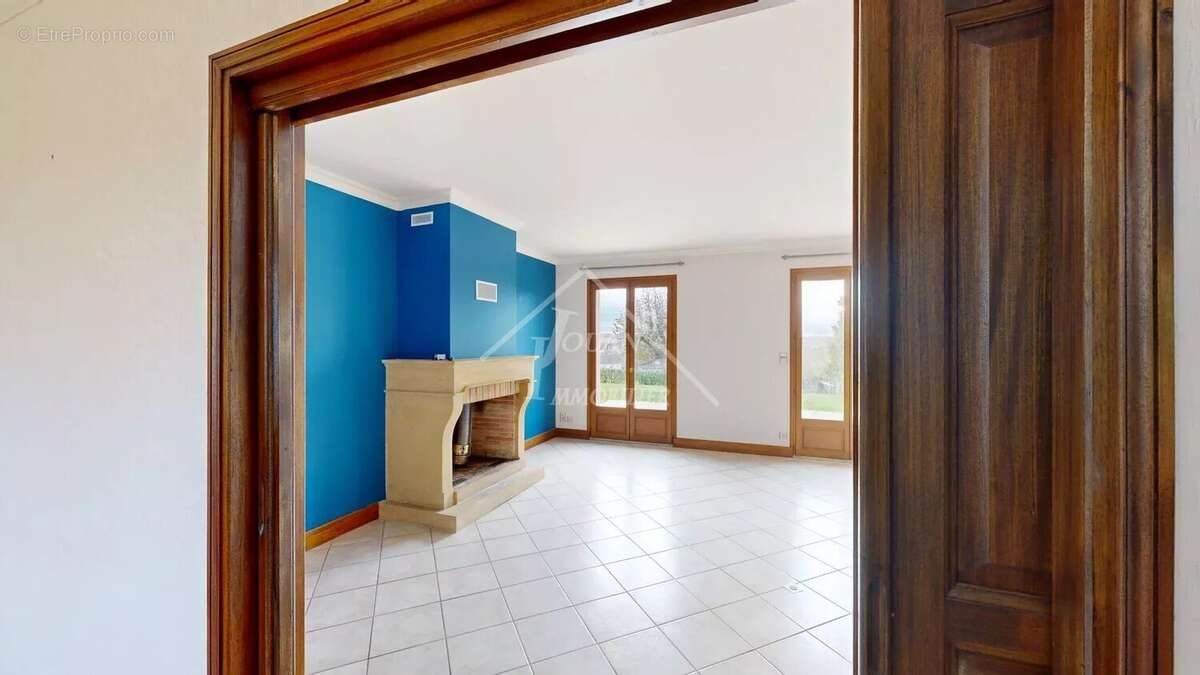 Maison à DOMPIERRE-SUR-BESBRE