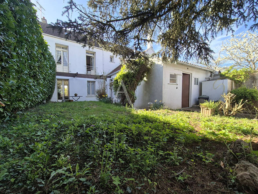 Maison à GRISY-SUISNES
