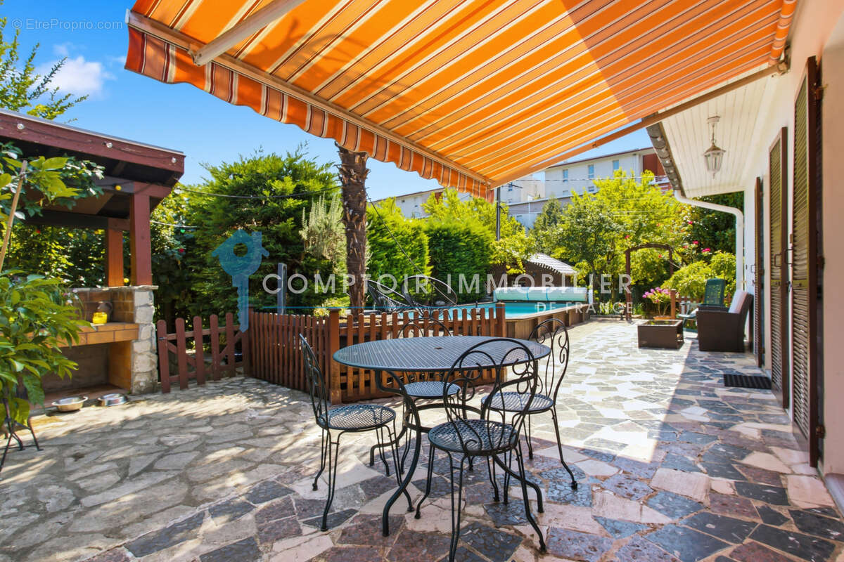 Maison Plain-pied de 2 logements avec Piscine - photo 3
