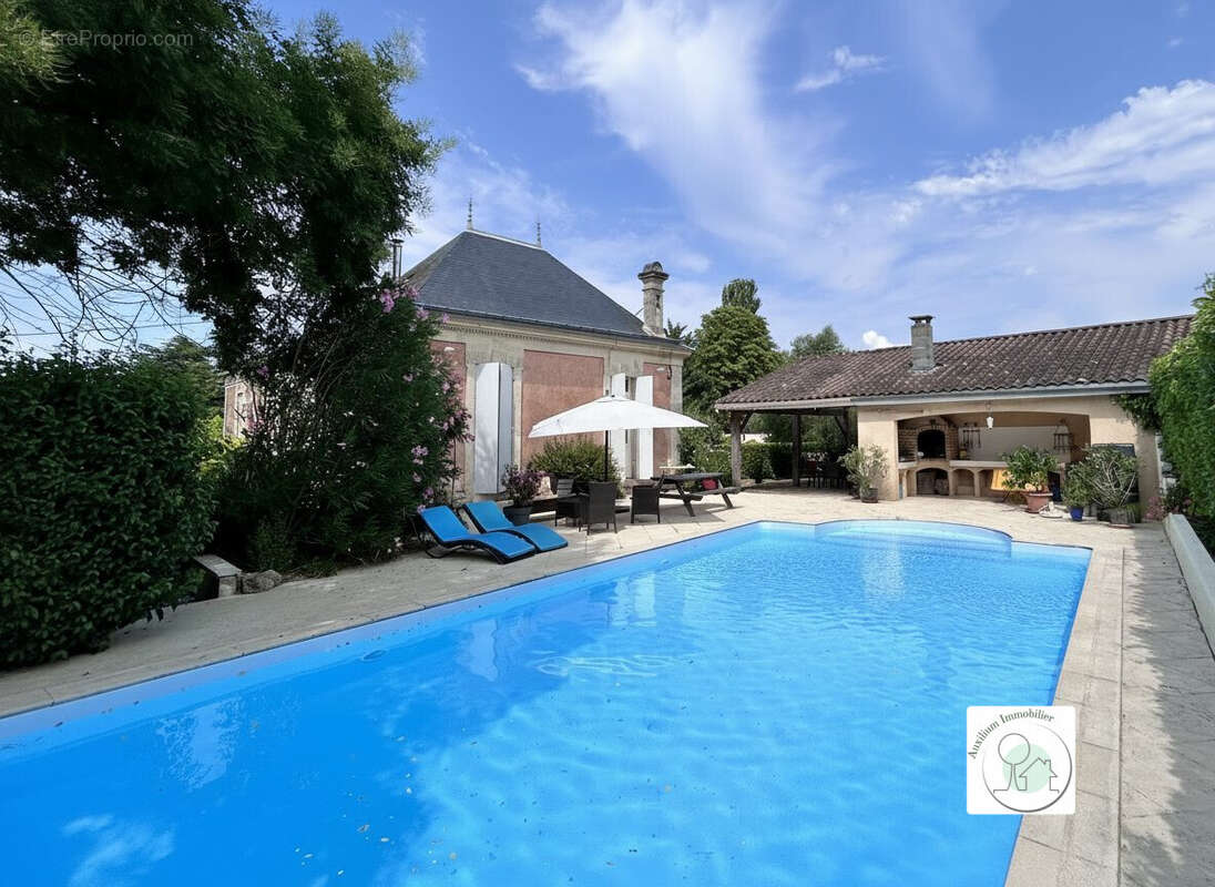 Maison 199 m² à Blaye  - photo 2
