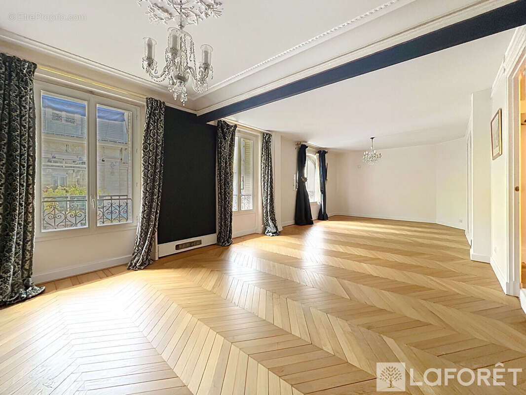 Appartement à PARIS-2E