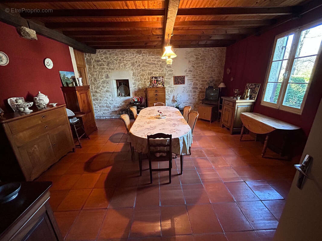 Maison à RAUZAN