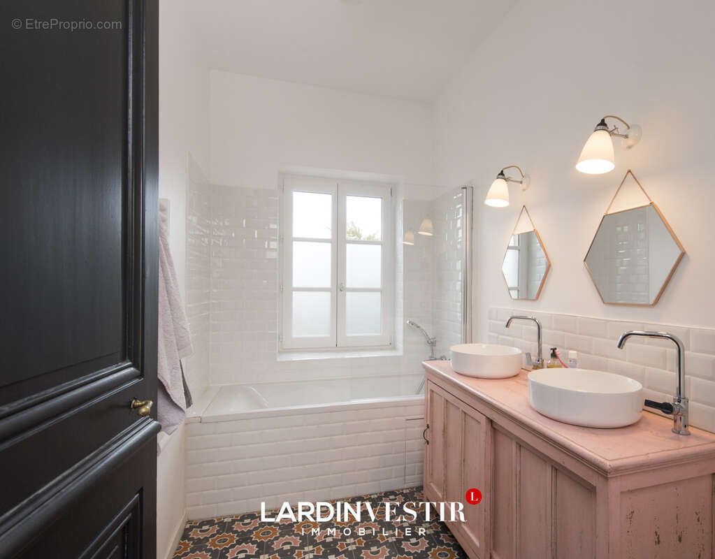 Maison à SAINT-GENIS-LAVAL