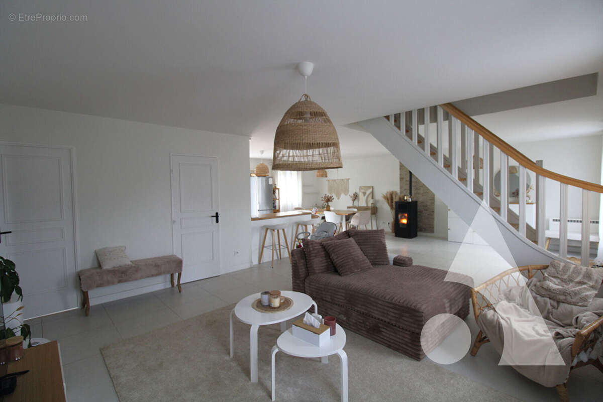 Maison à REMY