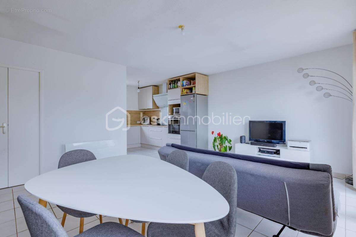 Appartement à DECINES-CHARPIEU