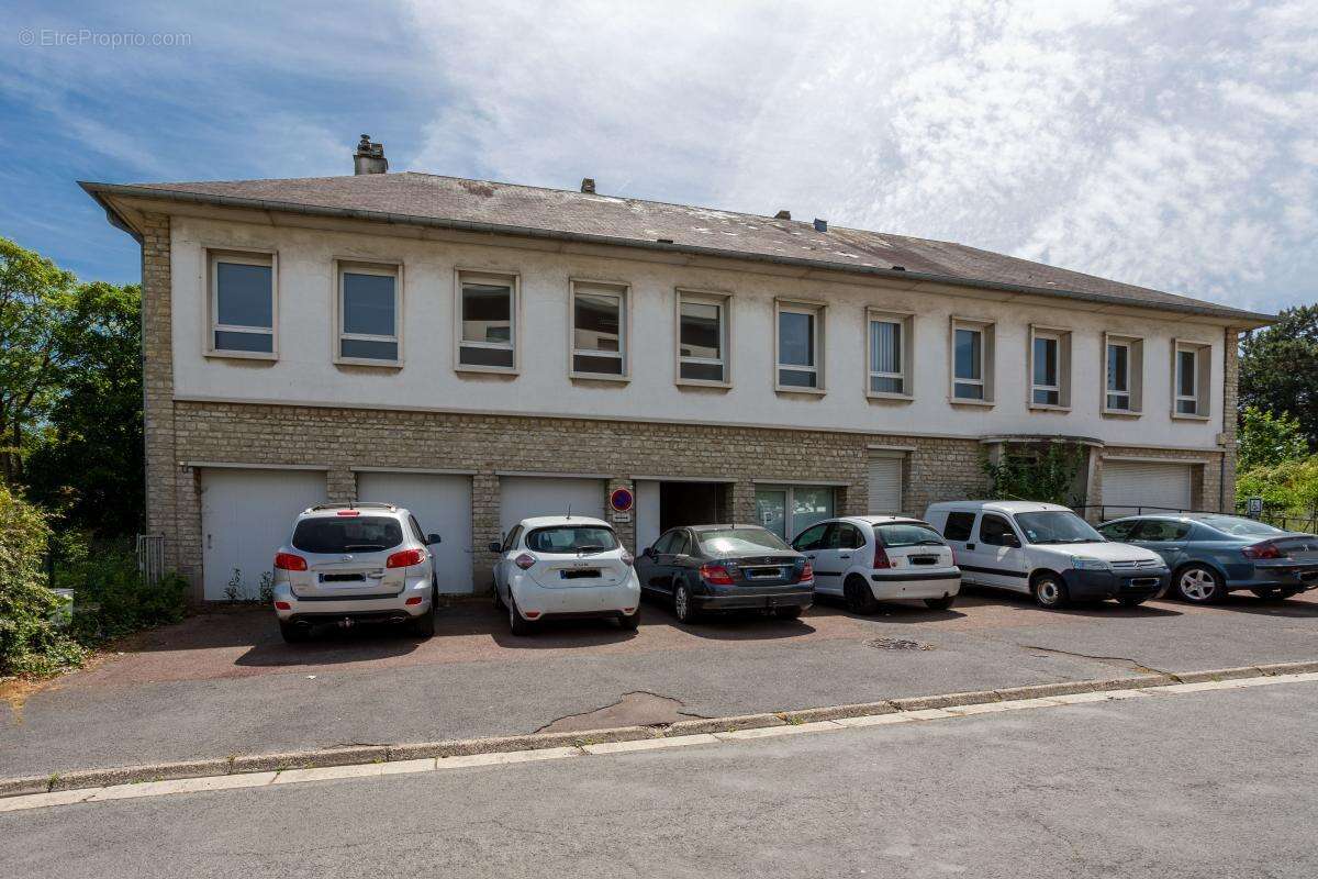 Immeuble de bureau - 486 m² - Bayeux (14) - photo 2