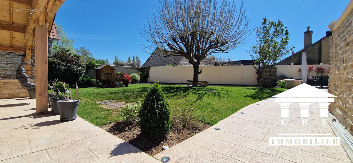 Maison à SAINT-MARCEL