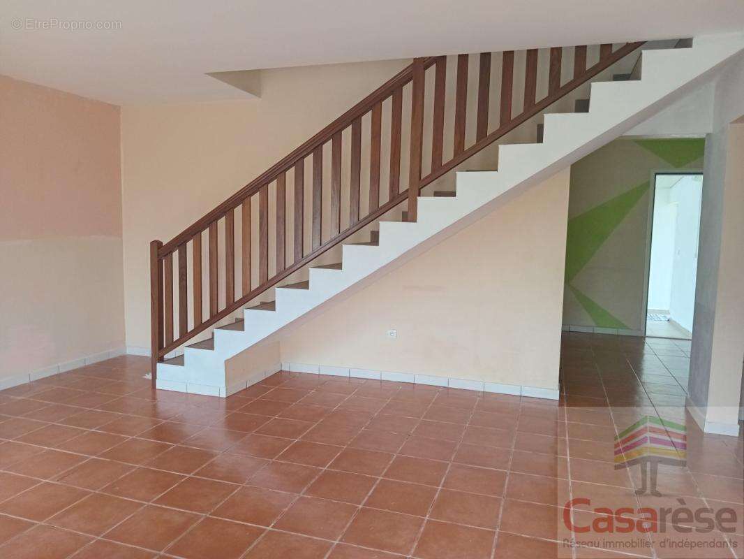 Maison 130 m² à La Plaine-Des-Palmistes  - photo 2