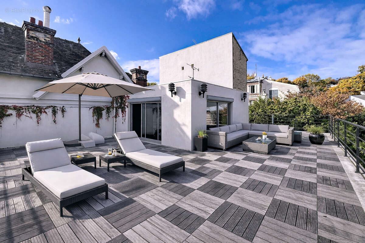 Maison à SURESNES