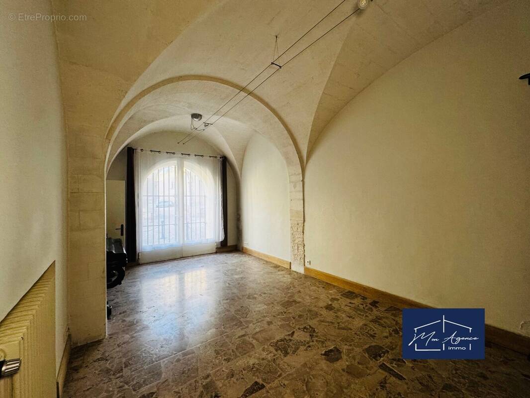 Appartement à VILLENEUVE-LES-AVIGNON