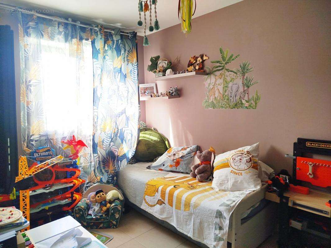 Maison à CUGES-LES-PINS