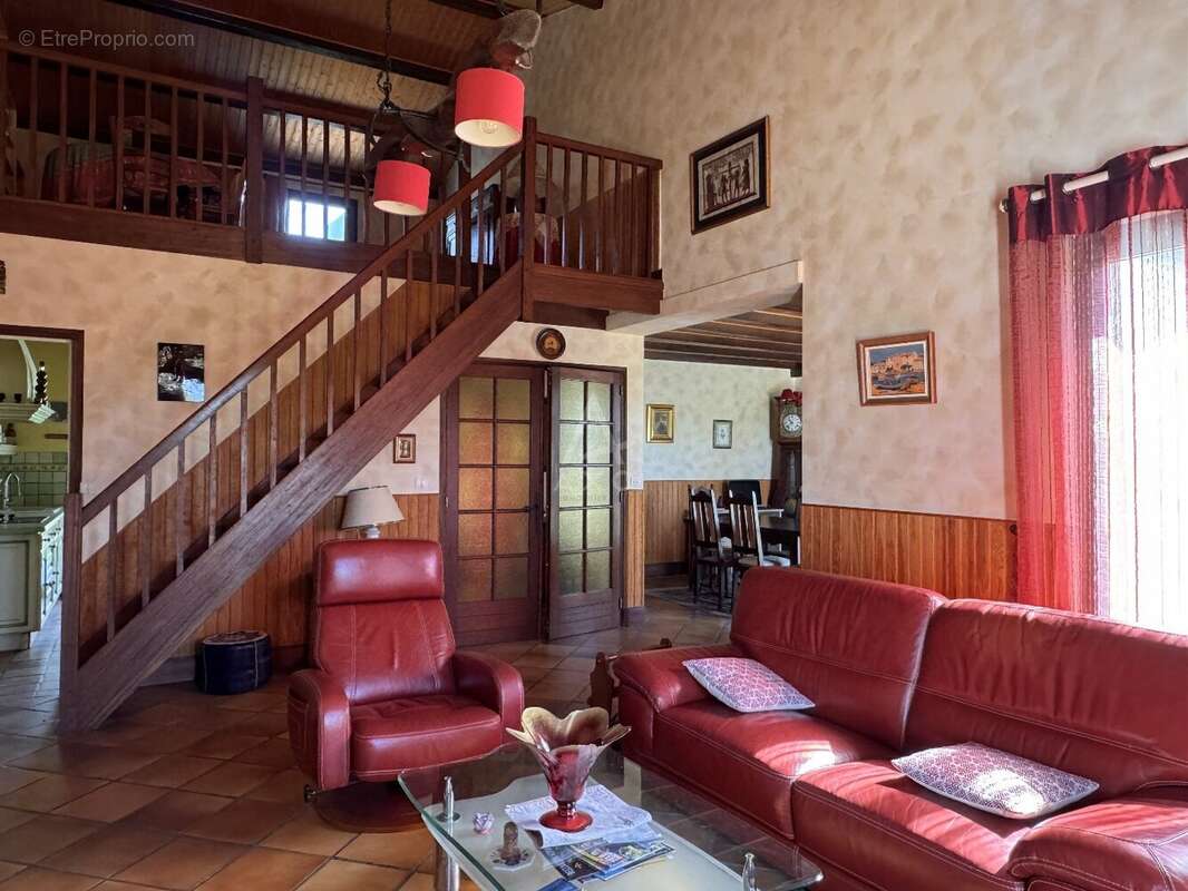 Maison à VOEUIL-ET-GIGET