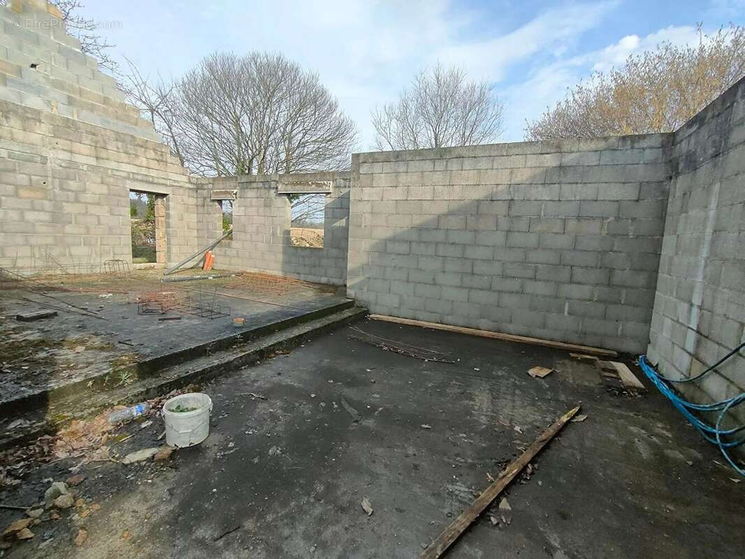 Maison à DOMPIERRE-DU-CHEMIN