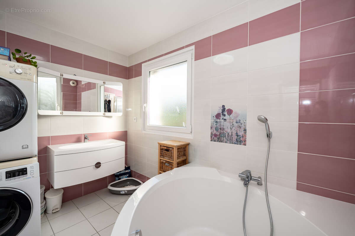 Maison à MONTPERREUX