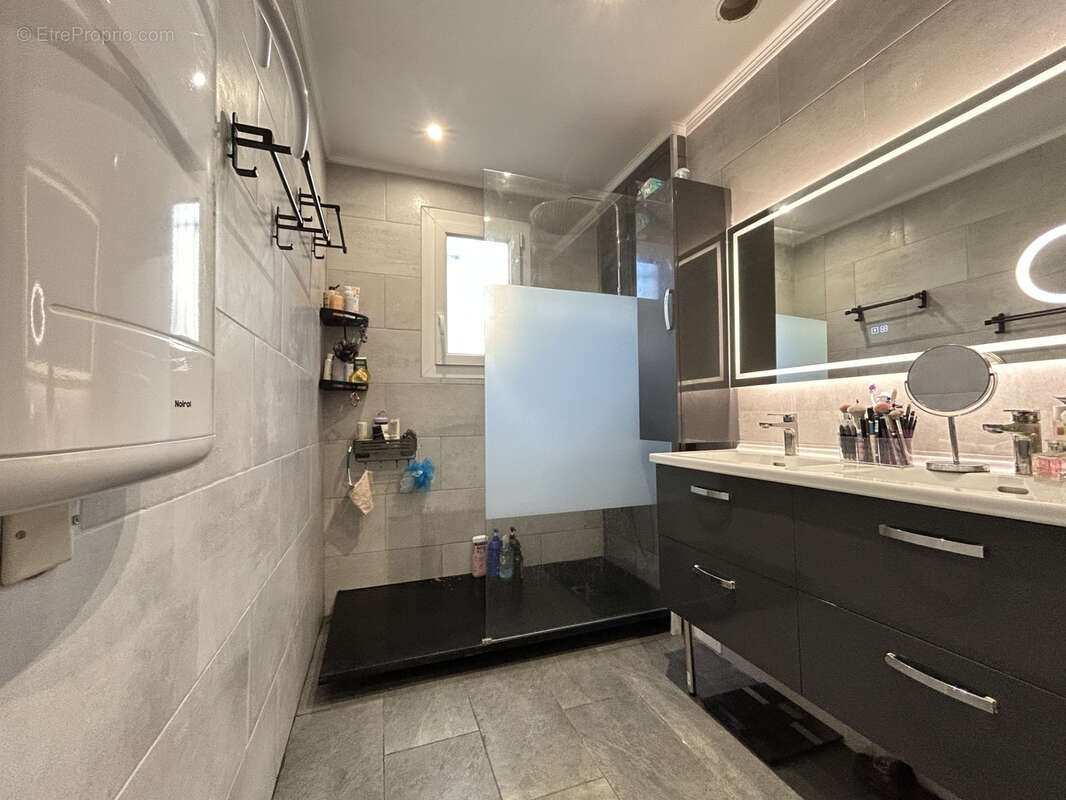 Maison à SAINTE-ANASTASIE-SUR-ISSOLE