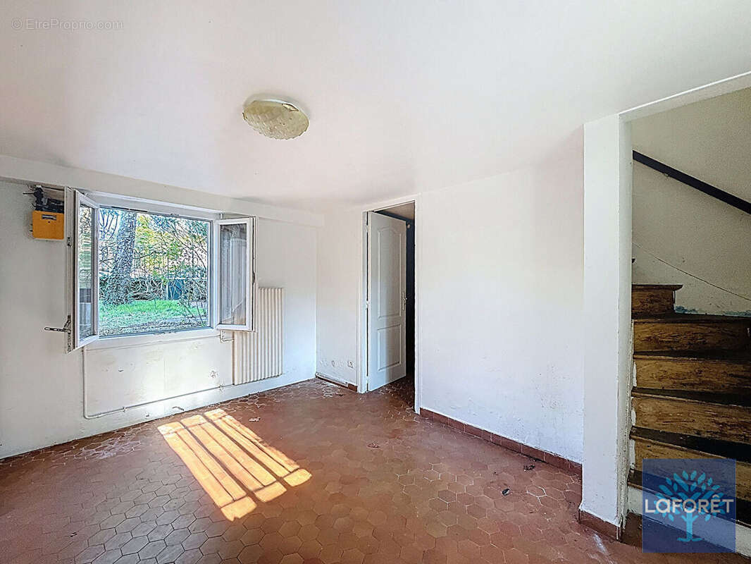 Maison à VIGNEUX-SUR-SEINE