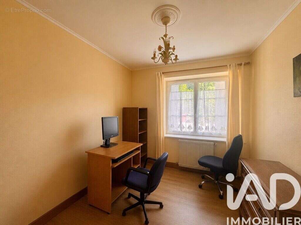 Maison 313 m² à Lerne  - photo 9