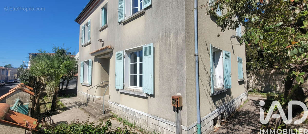 Photo 2 - Maison à SAINT-JEAN-D'ANGELY