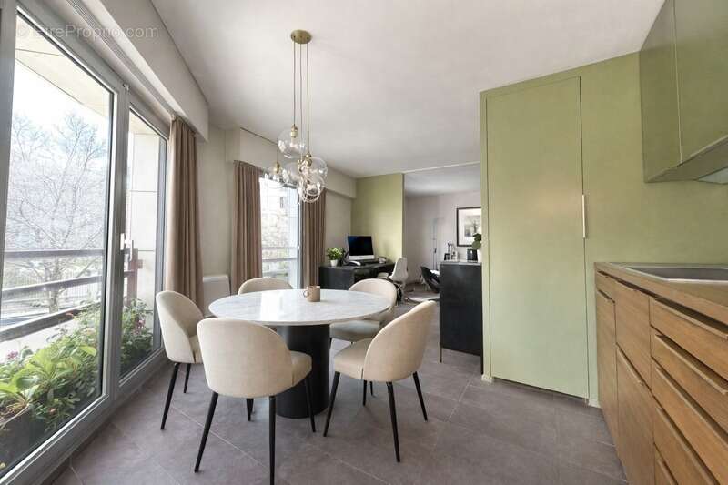 Appartement à PARIS-19E
