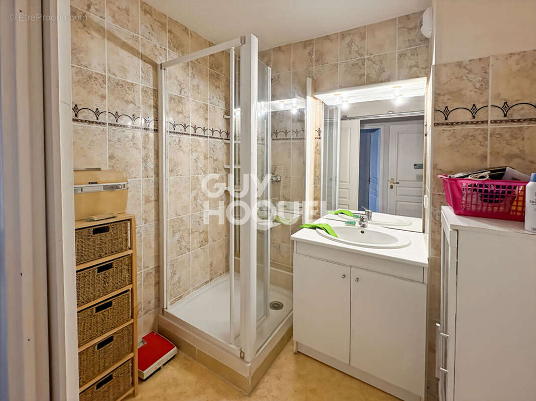 Appartement à LACROIX-SAINT-OUEN