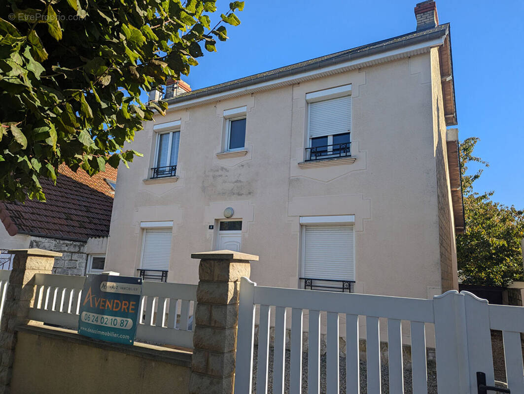 Maison à MONDEVILLE