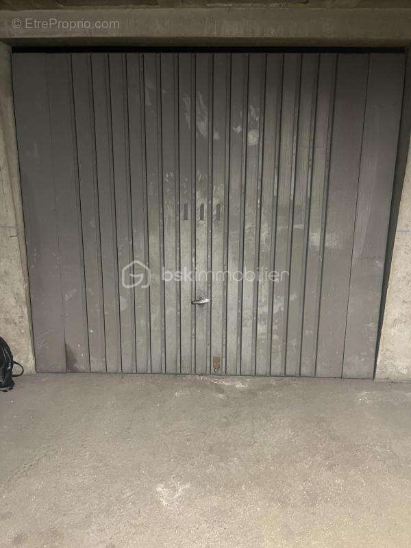 Parking à BOUSSY-SAINT-ANTOINE