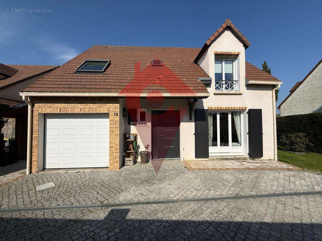 Maison à MORAINVILLIERS