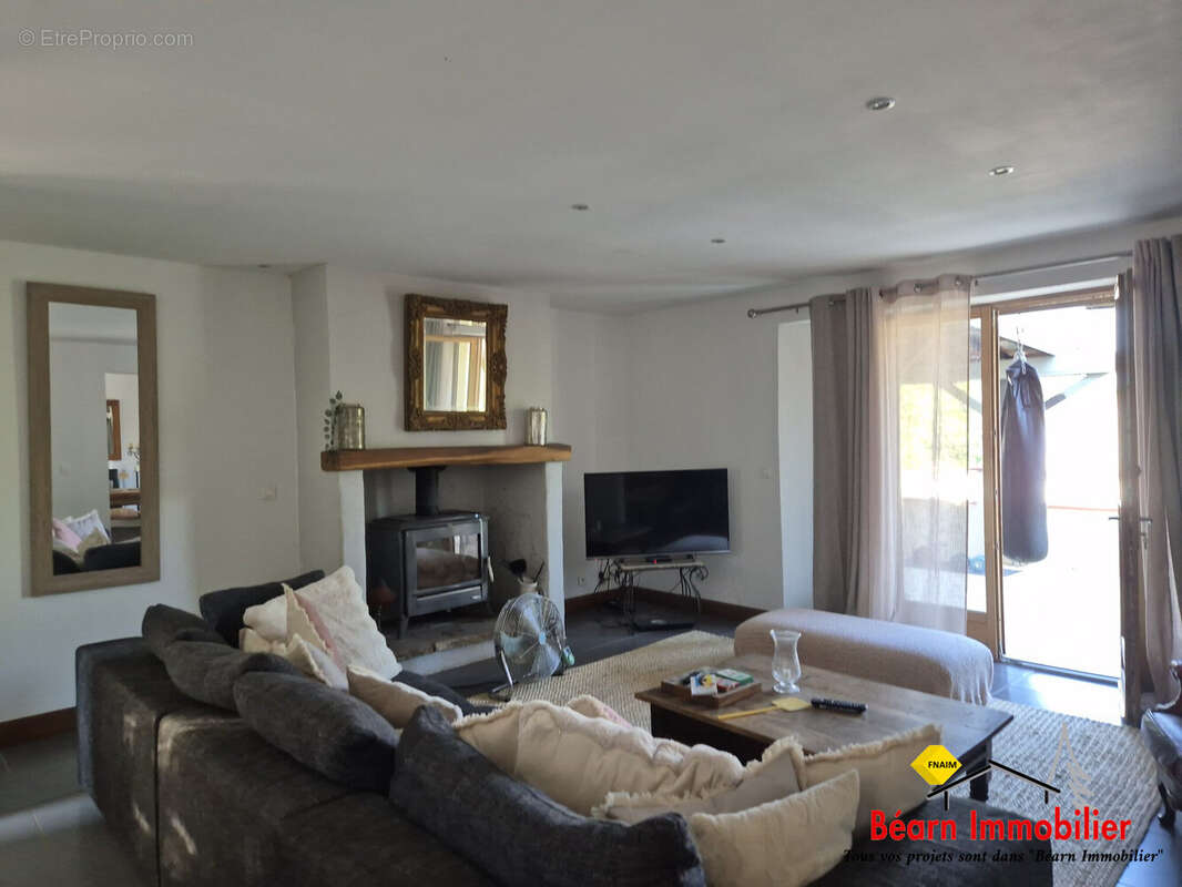 Maison 153 m² à Salies-De-Bearn  - photo 5