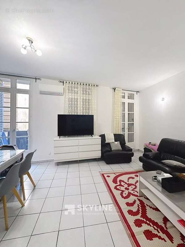 Appartement à MARSEILLE-1E