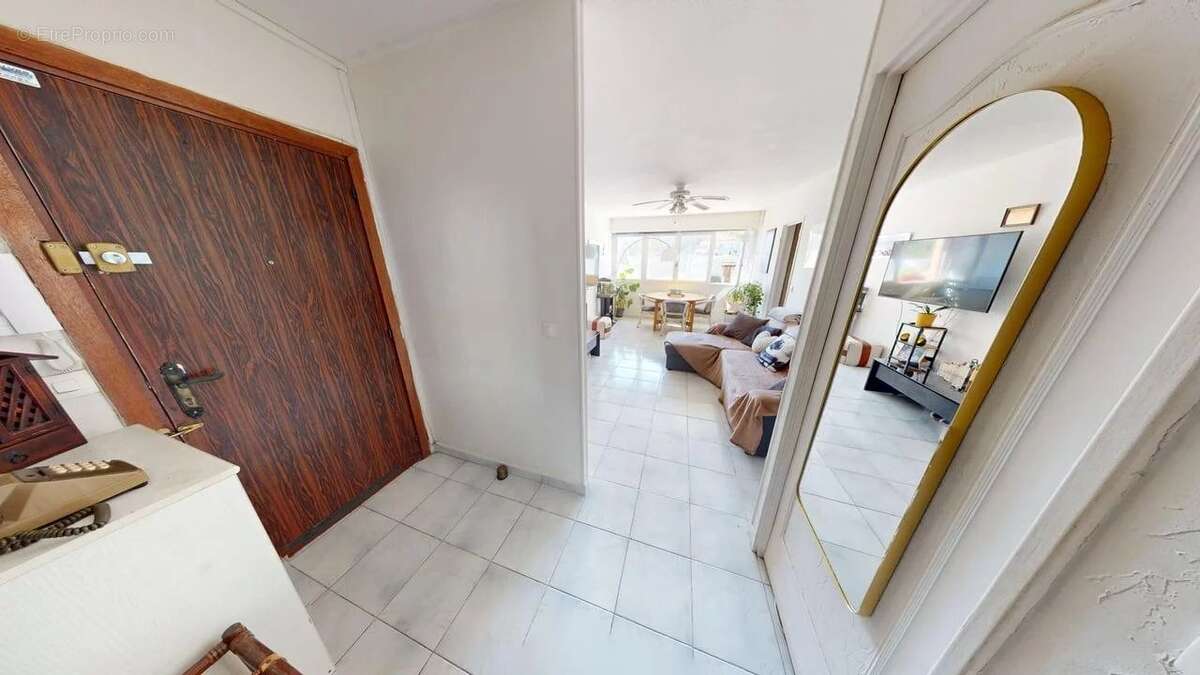Appartement à VILLENEUVE-LOUBET