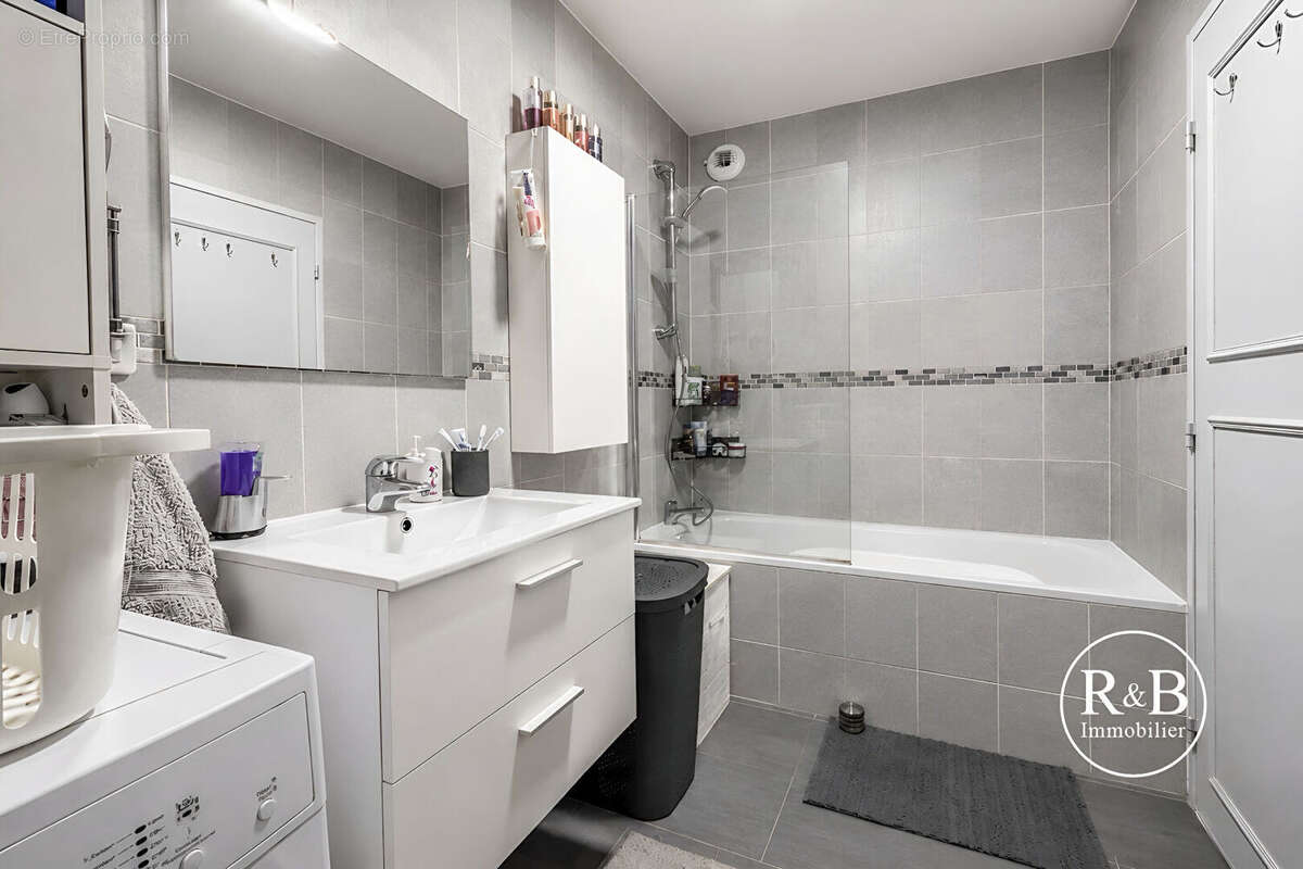 Appartement à LES CLAYES-SOUS-BOIS