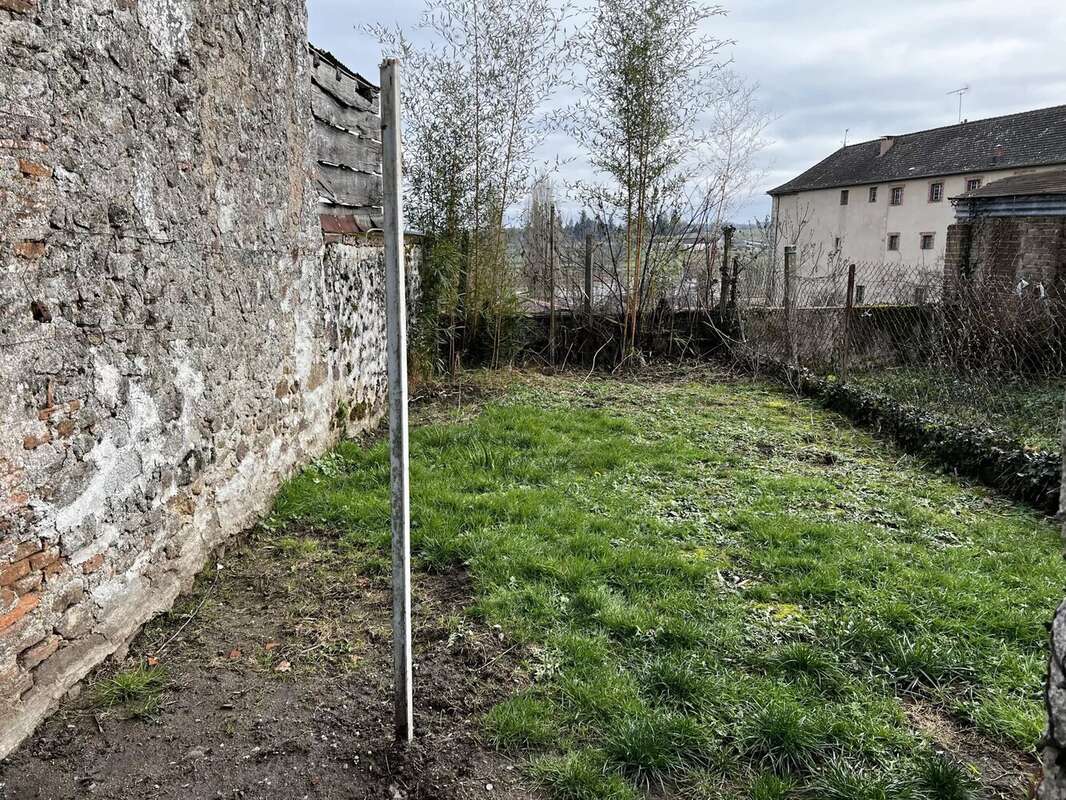 Maison à MAGNAC-LAVAL